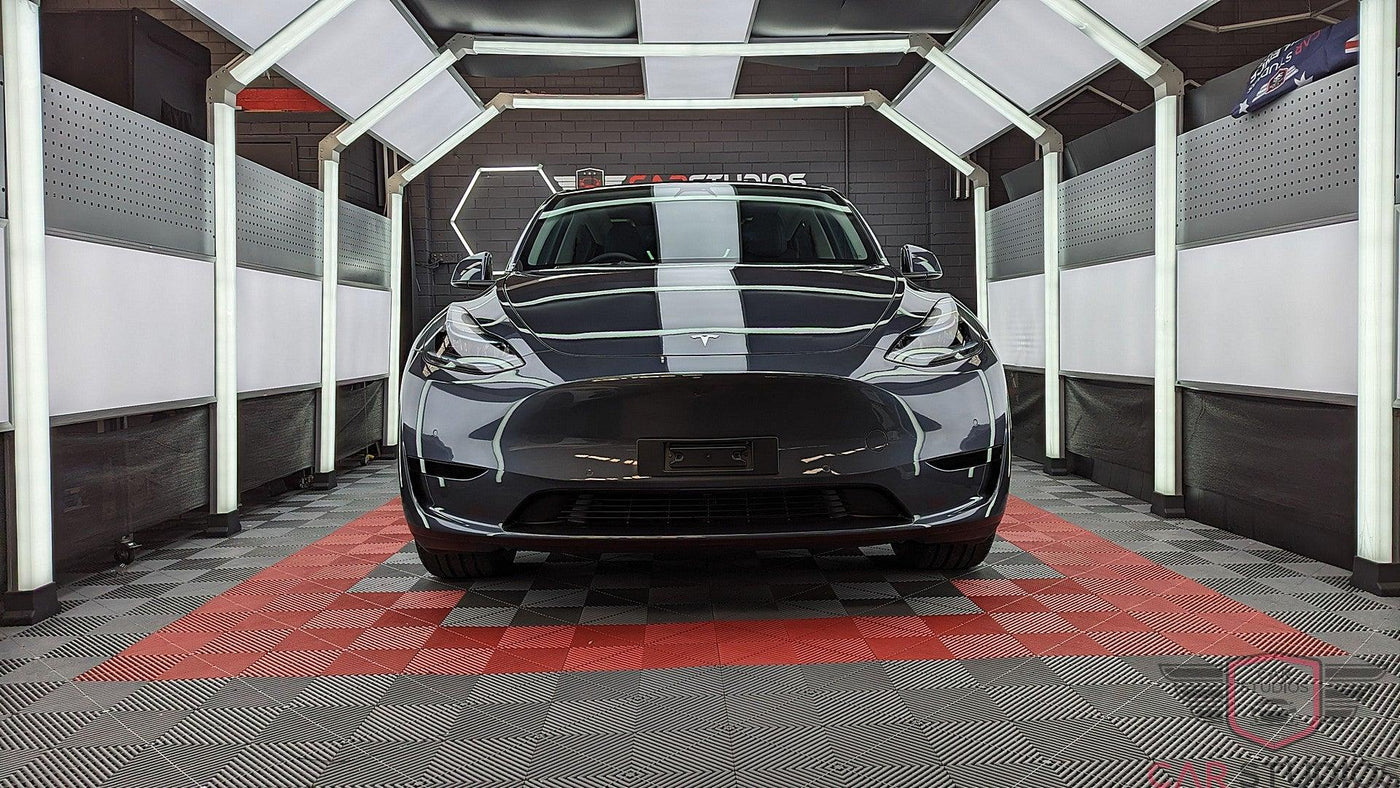 2023 Tesla Model Y / Grey