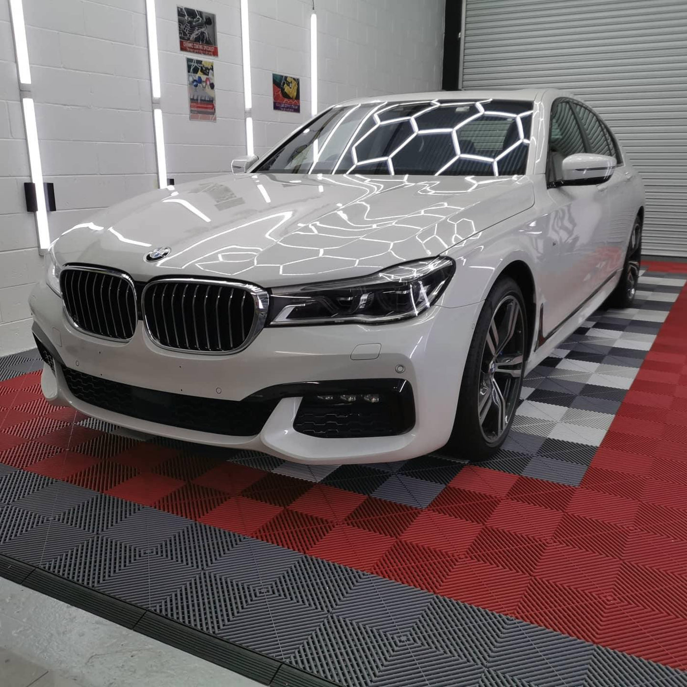 BMW 740i - Car Studios